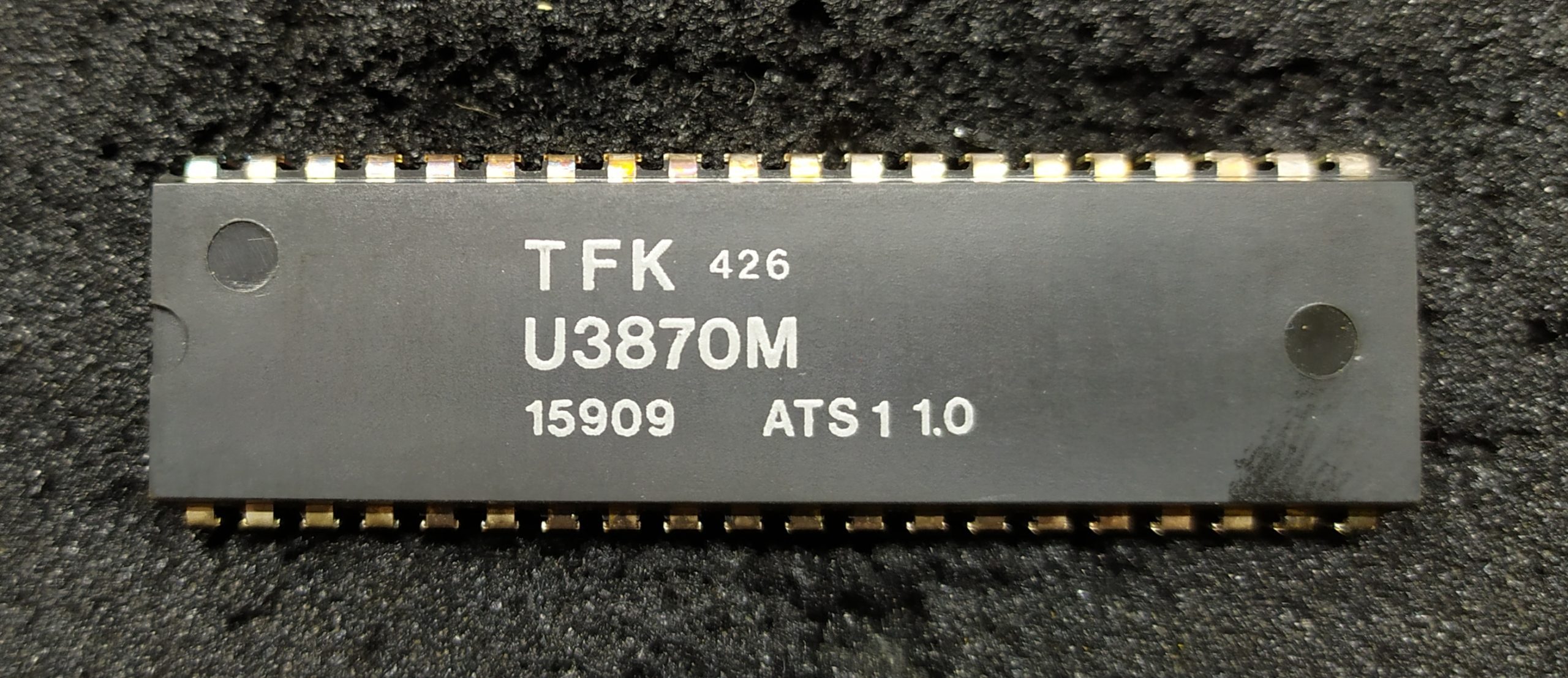 U3870M PDIP-40