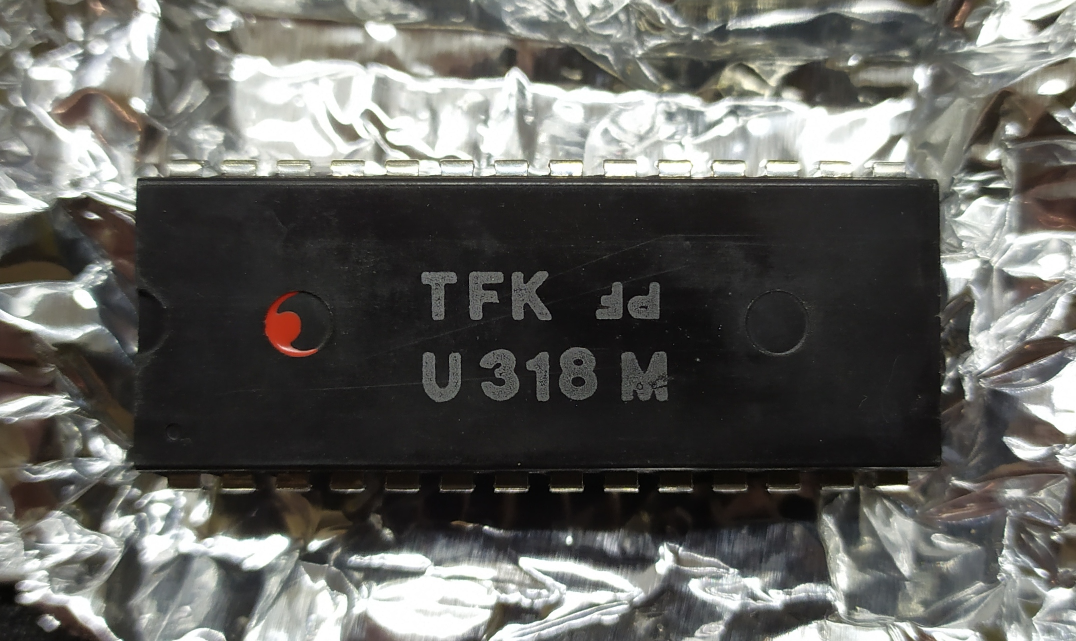U318M(red dot) PDIP28