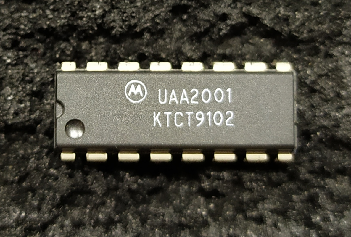 UAA2001 PDIP16