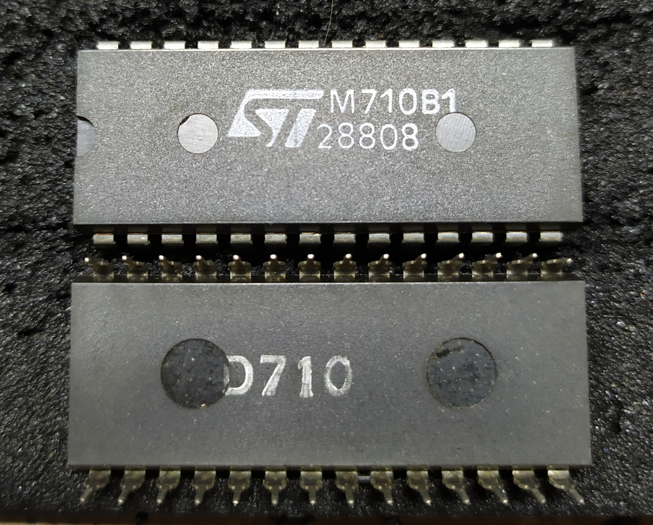 M710B1 PDIP28
