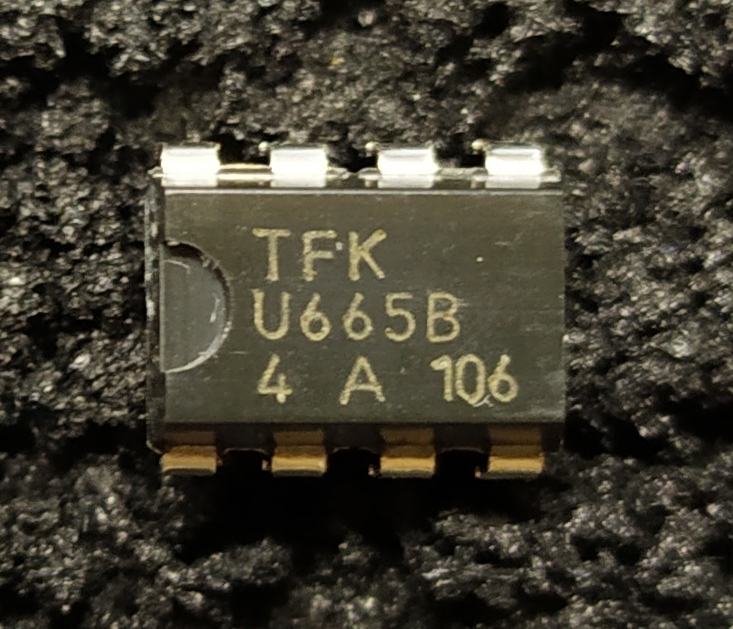 U665B PDIP8